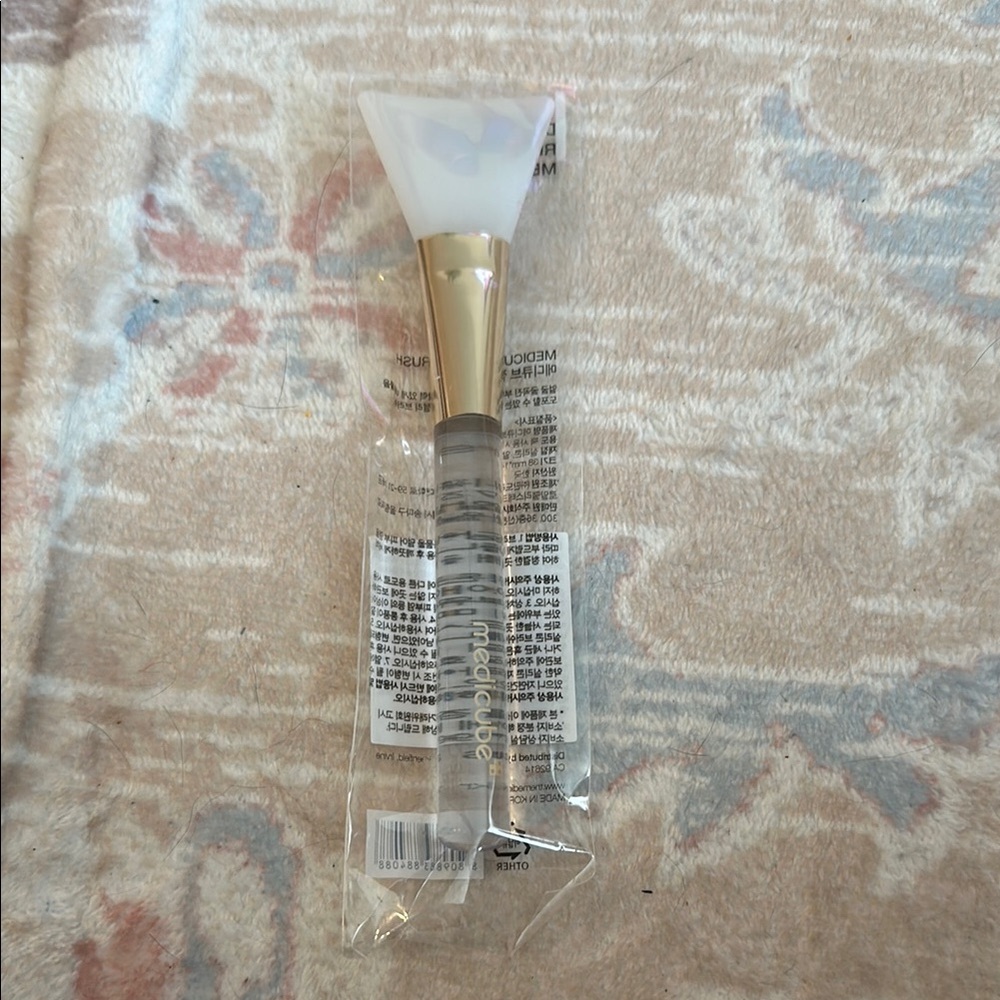 Medicube skincare spatula